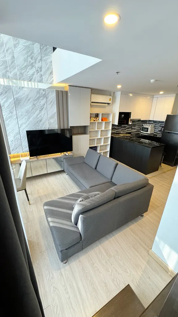 Wohnzimmer (Ansicht 4) der 1-Zimmer-Eigentumswohnung (59 m²) im Bangkok Horizon Sathorn
