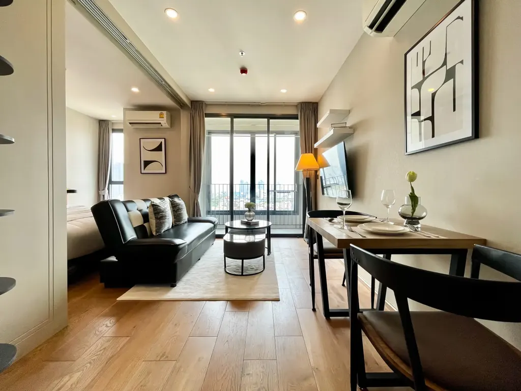 Photo 1 of listing DA-3161597: 1-bedroom condo (47 sq.m.) at Q Chid Lom - Phetchaburi