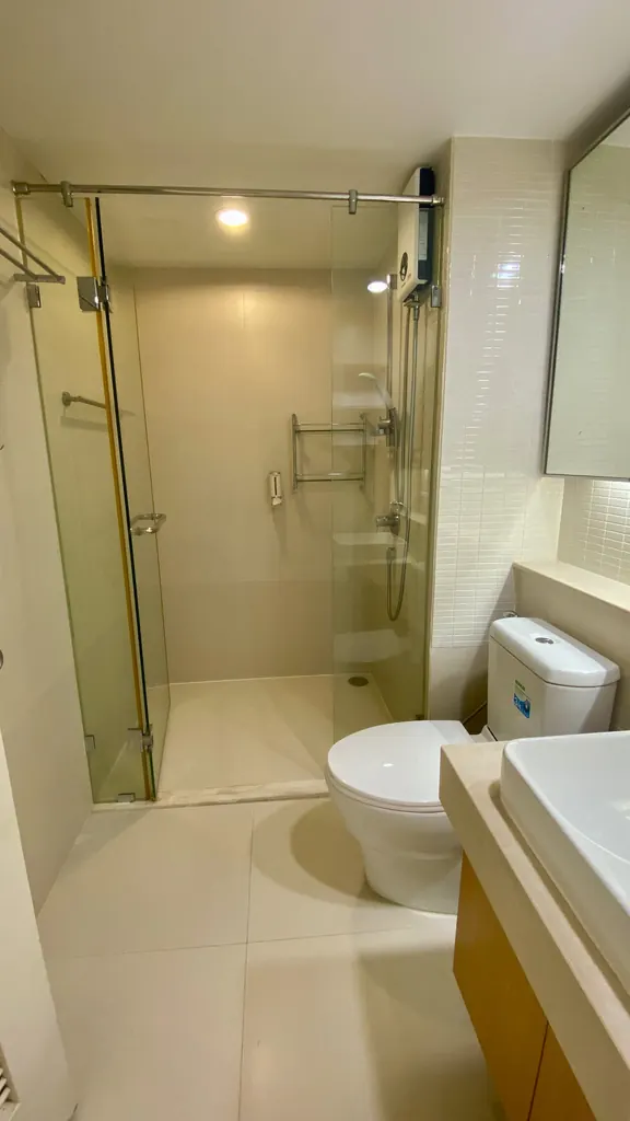 Focus On Saladaeng Condominium ရှိ အိပ်ခန်း 1 ခန်းပါ ကွန်ဒို (33.6 စတုရန်းမီတာ) ၏ ရေချိုးခန်း