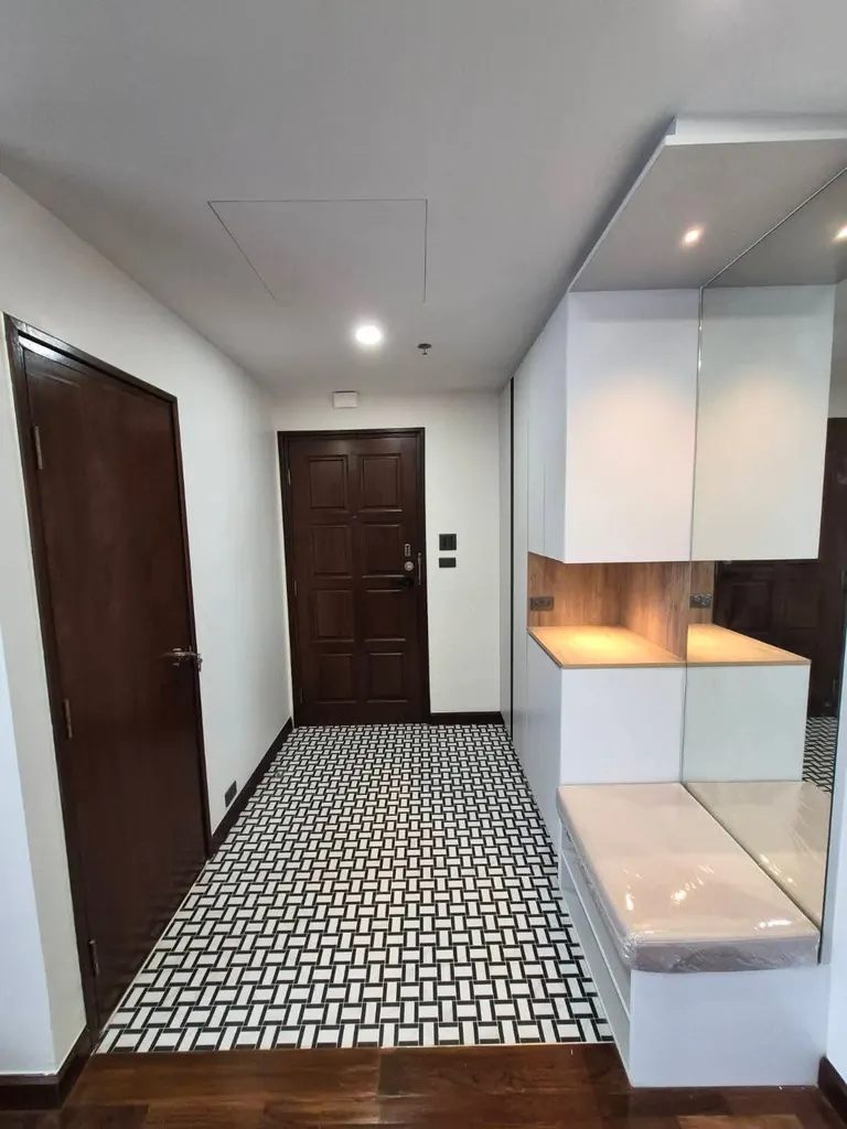 Photo 3 of listing DA-3171150: 2-bedroom condo (96 sq.m.) at Baan Piya Sathorn