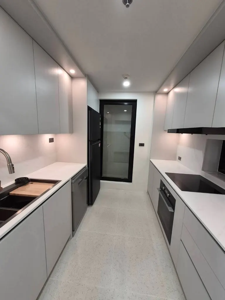 Photo 4 of listing DA-3171150: 2-bedroom condo (96 sq.m.) at Baan Piya Sathorn