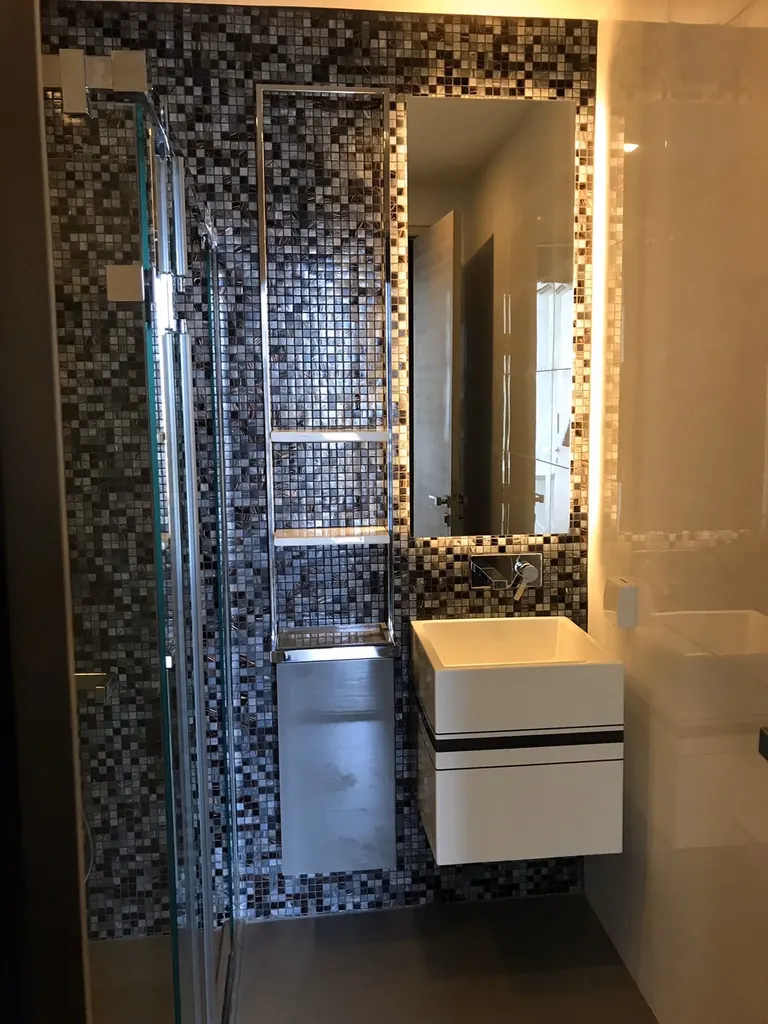 Bathroom (view 2) of the 2-bedroom condo (78.5 sq.m.) at The Room Sathorn