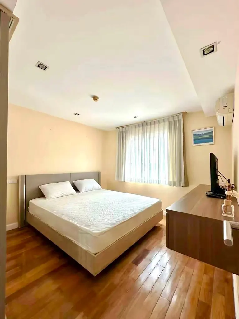 Bedroom of the 1-bedroom condo (40 sq.m.) at Le Nice Ekkamai Condominium