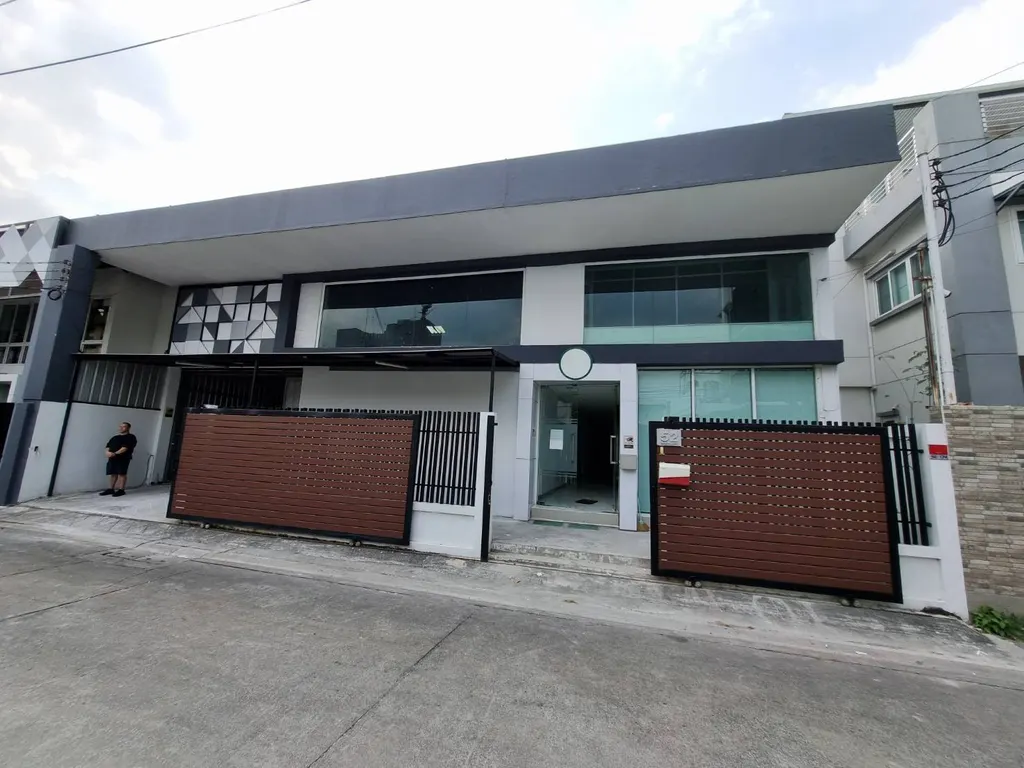 Photo 2 of listing DA-3197221: commercial building (shophouse) (440 sq.m.)