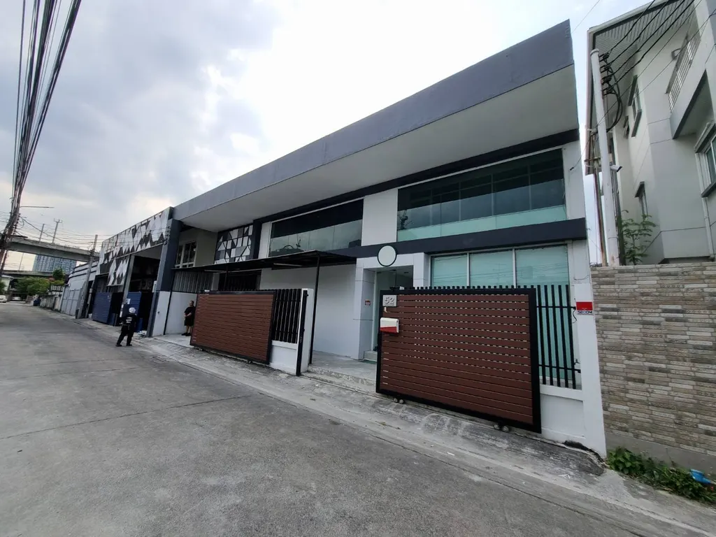 Photo 3 of listing DA-3197221: commercial building (shophouse) (440 sq.m.)
