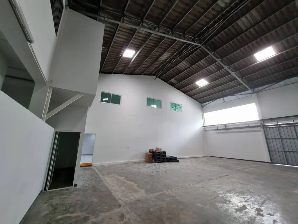 Photo 8 of listing DA-3197221: commercial building (shophouse) (440 sq.m.)