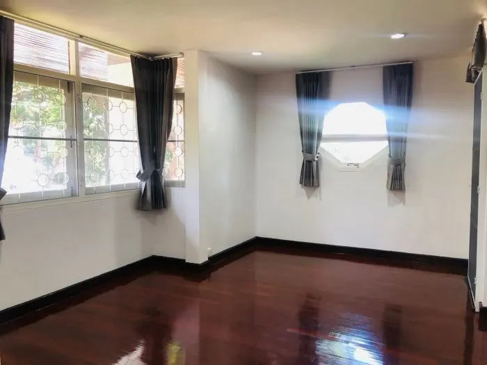 Ekkamaiの3ベッドルーム一戸建て（150平米）のリビングルーム（眺望3）