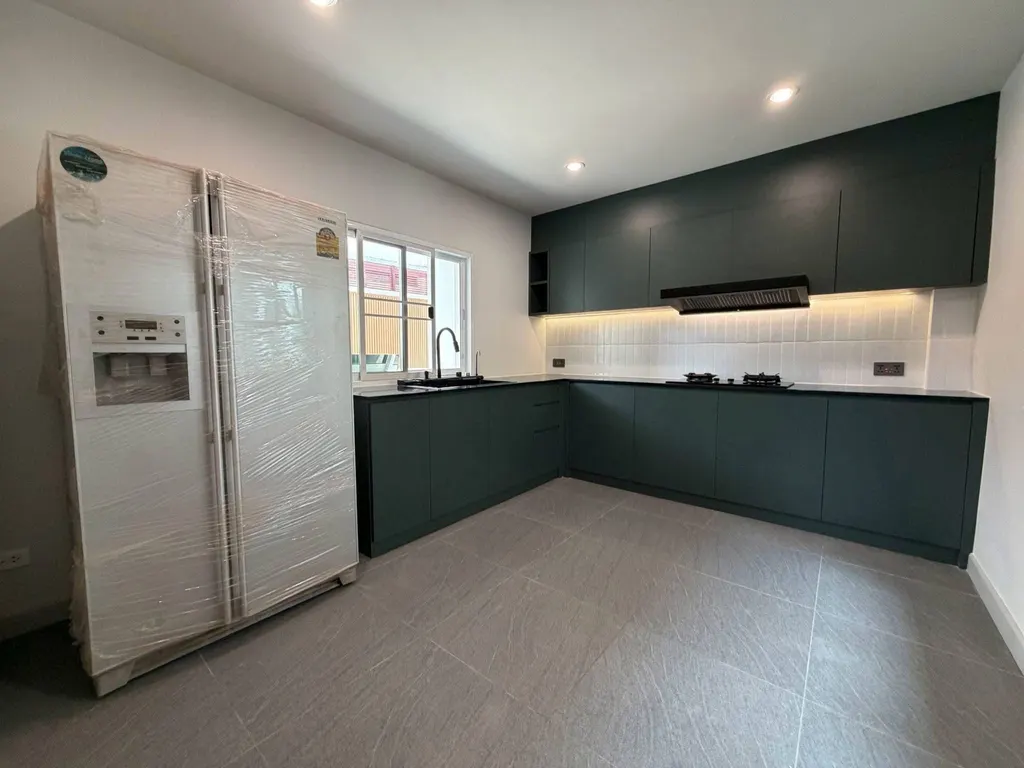 Foto 5 des Inserats DA-3205384: 3-Zimmer-Haus (300 m²)