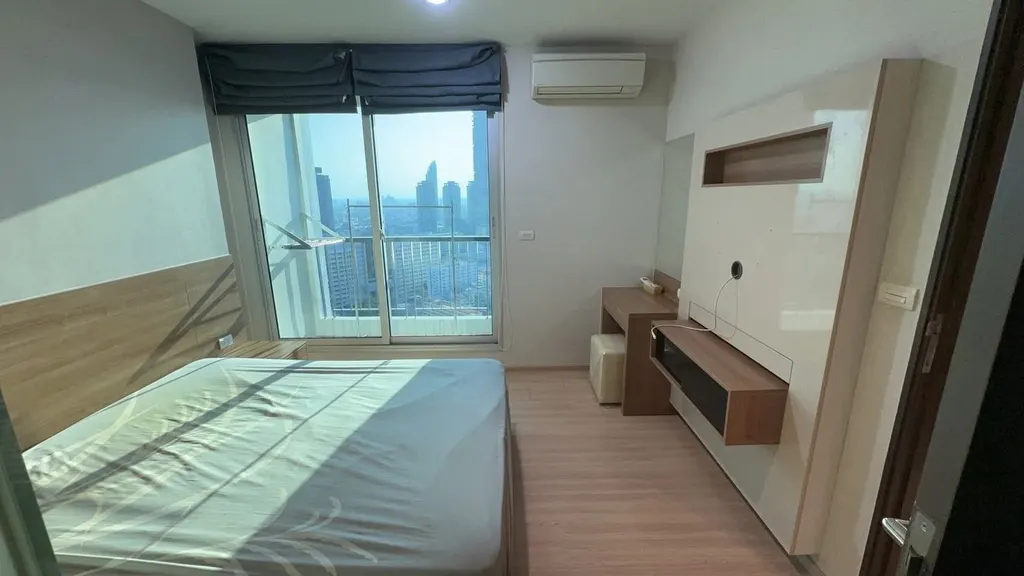 Photo 1 of listing DA-3220018: 1-bedroom condo (45 sq.m.) at Rhythm Sathorn