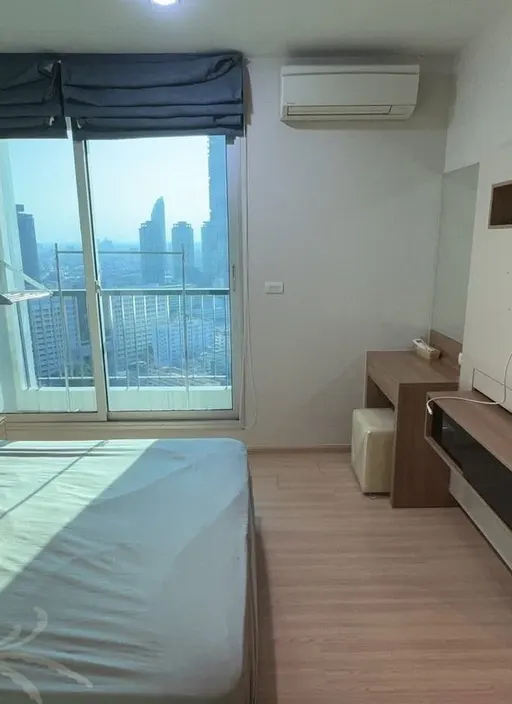 Photo 1 of listing DA-3220018: 1-bedroom condo (45 sq.m.) at Rhythm Sathorn