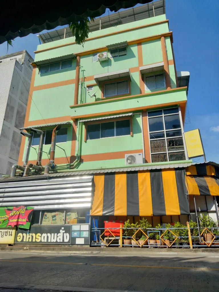 Foto 4 del anuncio DA-3223346: edificio comercial (tienda) (272 sq.m.)