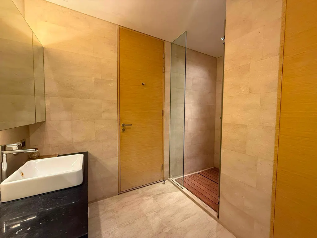 Photo 4 of listing DA-3225238: 1-bedroom condo (68.1 sq.m.) at Saladaeng Residences