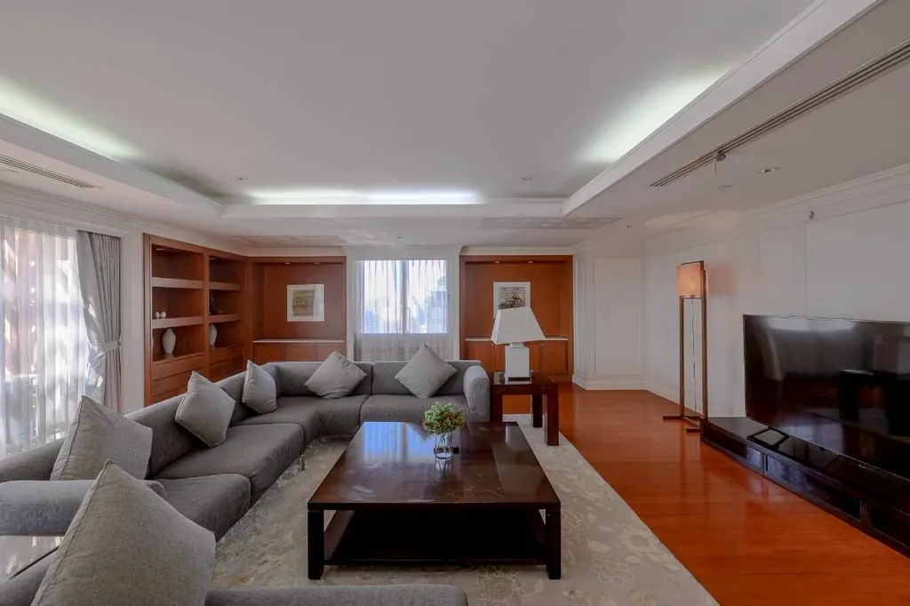 Living room (view 7) of the 4-bedroom condo (698.47 sq.m.) at Las Colinas