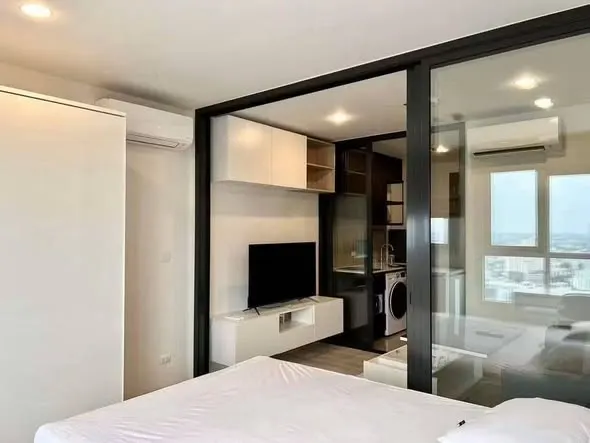 Photo 1 of listing DA-3305369: 1-bedroom condo (30 sq.m.) at XT Huaikhwang (article illustration)
