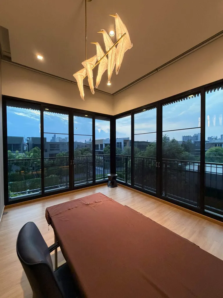 Photo 12 of listing DA-3323173: 5-bedroom house (525 sq.m.) at Artale Phatthanakarn-Thonglor