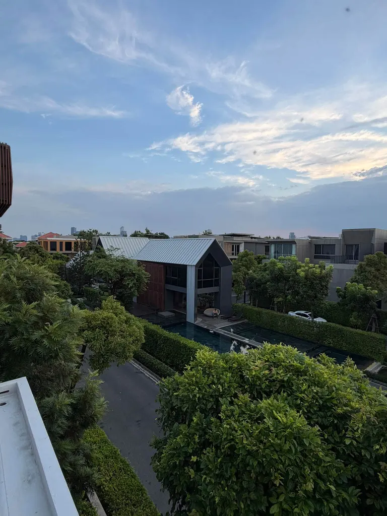 Photo 14 of listing DA-3323173: 5-bedroom house (525 sq.m.) at Artale Phatthanakarn-Thonglor
