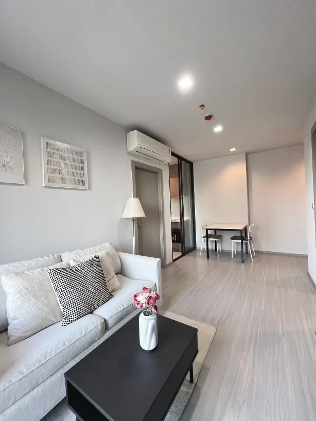 Photo 1 of listing DA-3329541: 2-bedroom condo (47 sq.m.) at Life Asoke - Rama 9