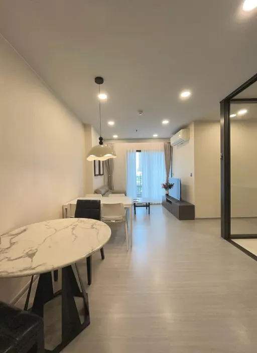 Photo 1 of listing DA-3329543: 2-bedroom condo (58 sq.m.) at Life Asoke - Rama 9