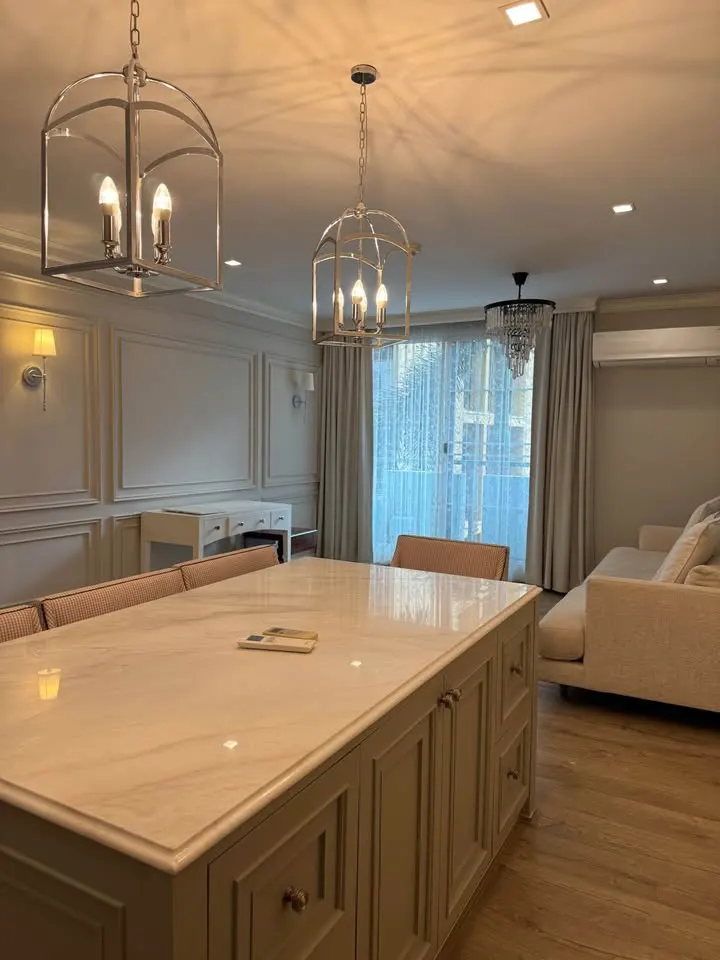 Photo 3 of listing DA-3331505: 1-bedroom condo (60 sq.m.) at Baan Siri Ruedee Condominium