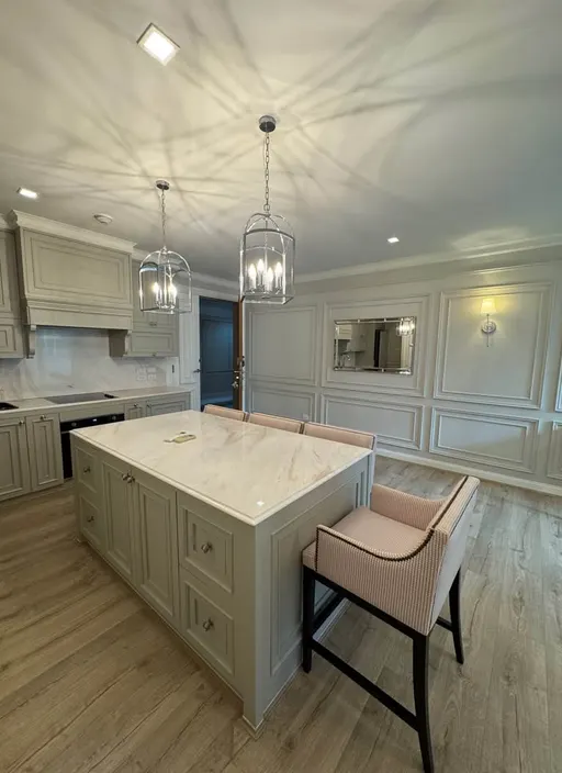 Photo 1 of listing DA-3331505: 1-bedroom condo (60 sq.m.) at Baan Siri Ruedee Condominium