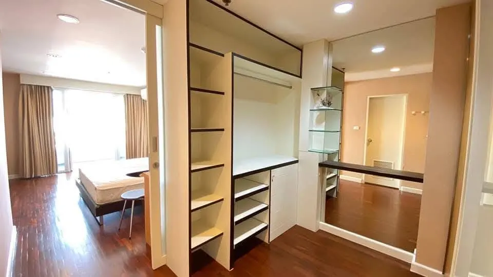 Bedroom of the 3-bedroom condo (111 sq.m.) at River Heaven Chareonkrung