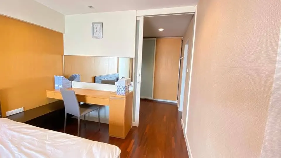 Bedroom (view 2) of the 3-bedroom condo (111 sq.m.) at River Heaven Chareonkrung