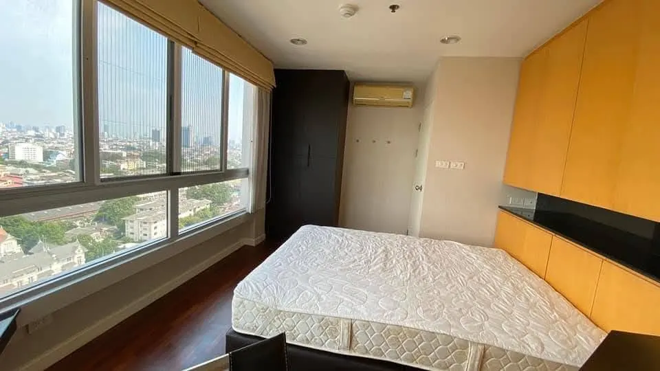 Bedroom (view 4) of the 3-bedroom condo (111 sq.m.) at River Heaven Chareonkrung