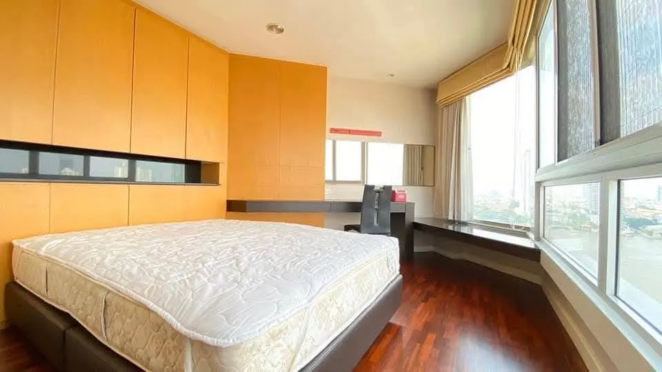 Bedroom (view 5) of the 3-bedroom condo (111 sq.m.) at River Heaven Chareonkrung