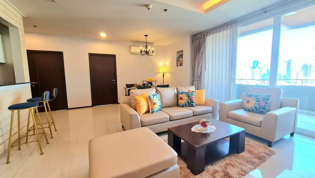 Photo 1 de l'annonce DA-3332831 : appartement avec services de 2 chambre(s) (173 m²) à Piyathip Place