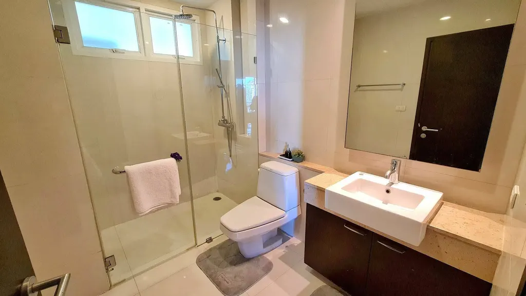 Photo 6 de l'annonce DA-3333043 : appartement avec services de 2 chambre(s) (173 m²) à Piyathip Place