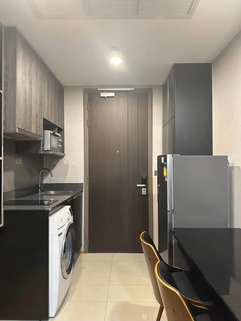 Photo 2 of listing DA-3333119: 1-bedroom condo (34 sq.m.) at Ashton Chula Silom