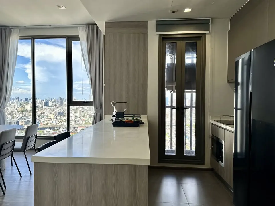 Photo 8 of listing DA-3333720: 2-bedroom condo (110 sq.m.) at Rhythm Charoenkrung Pavilion