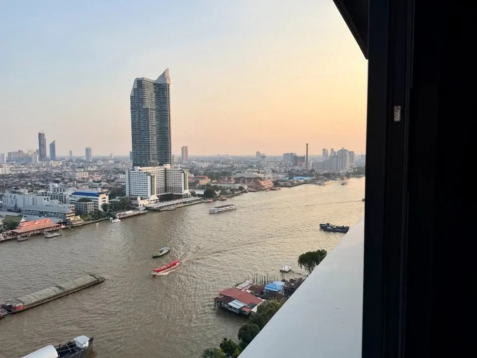 Photo 12 of listing DA-3333721: 3-bedroom condo (151.6 sq.m.) at Chapter Charoennakhorn - Riverside