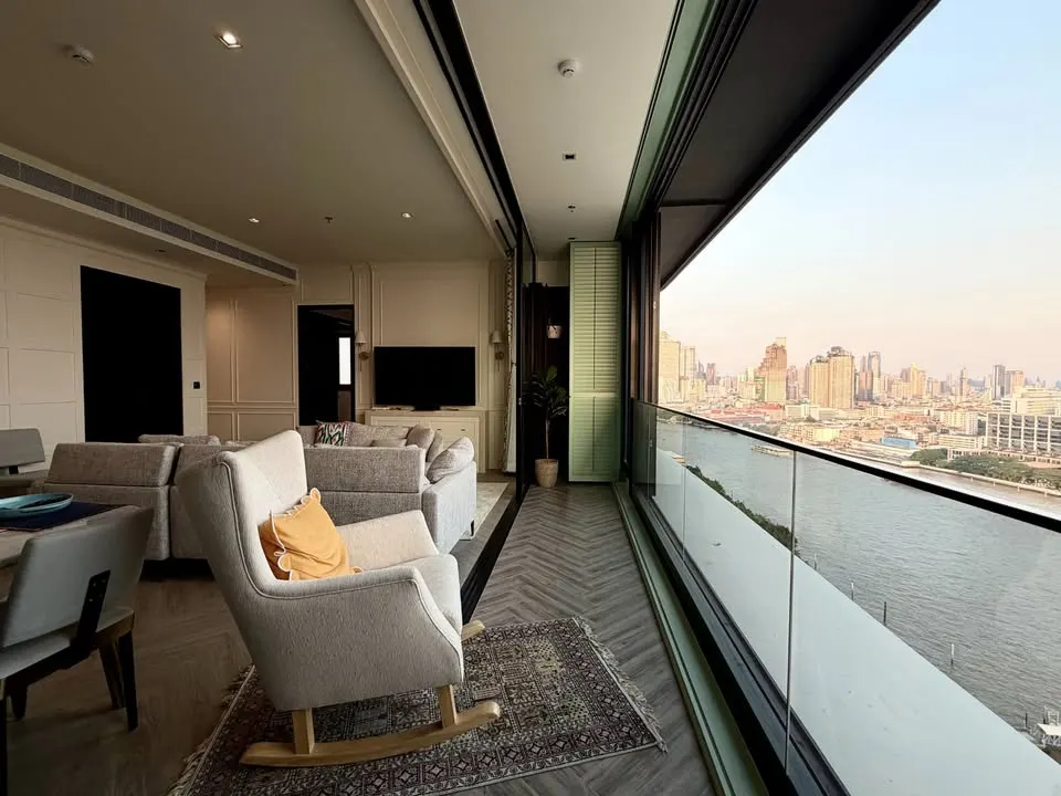 Photo 8 of listing DA-3333721: 3-bedroom condo (151.6 sq.m.) at Chapter Charoennakhorn - Riverside