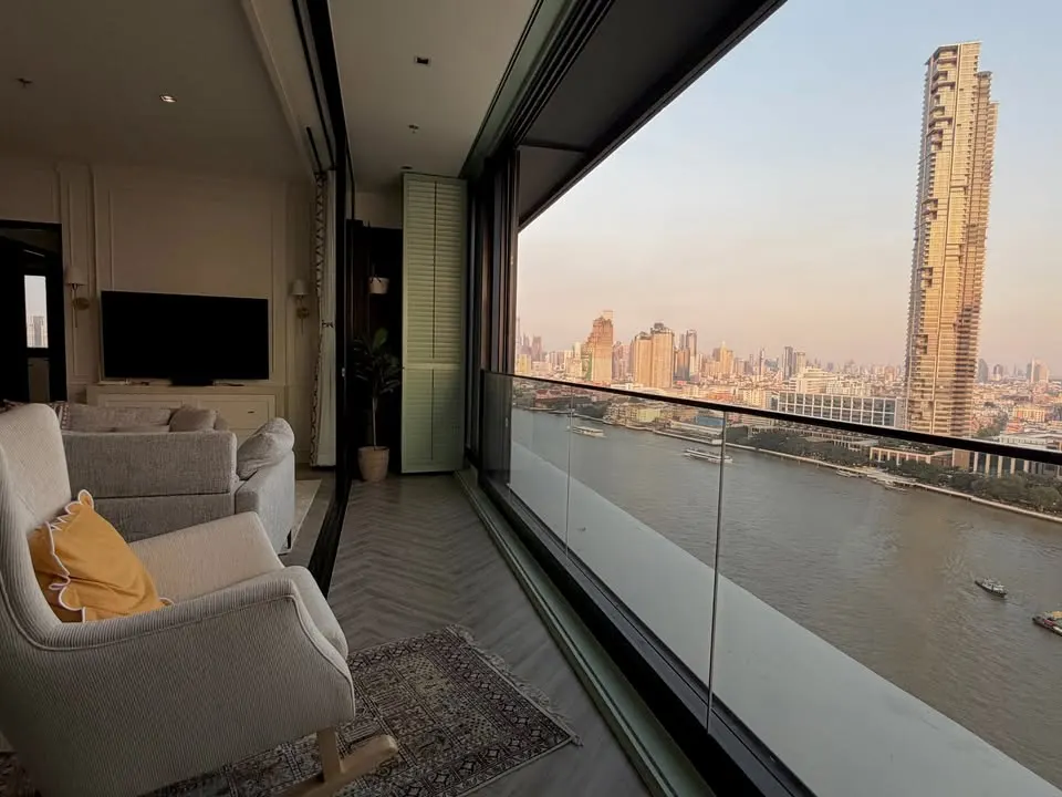 Photo 9 of listing DA-3333721: 3-bedroom condo (151.6 sq.m.) at Chapter Charoennakhorn - Riverside