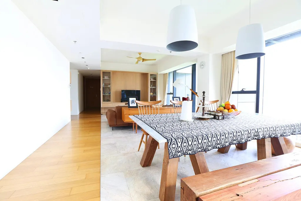Photo 2 of listing DA-3335319: 3-bedroom condo (227 sq.m.) at The Met Sathorn