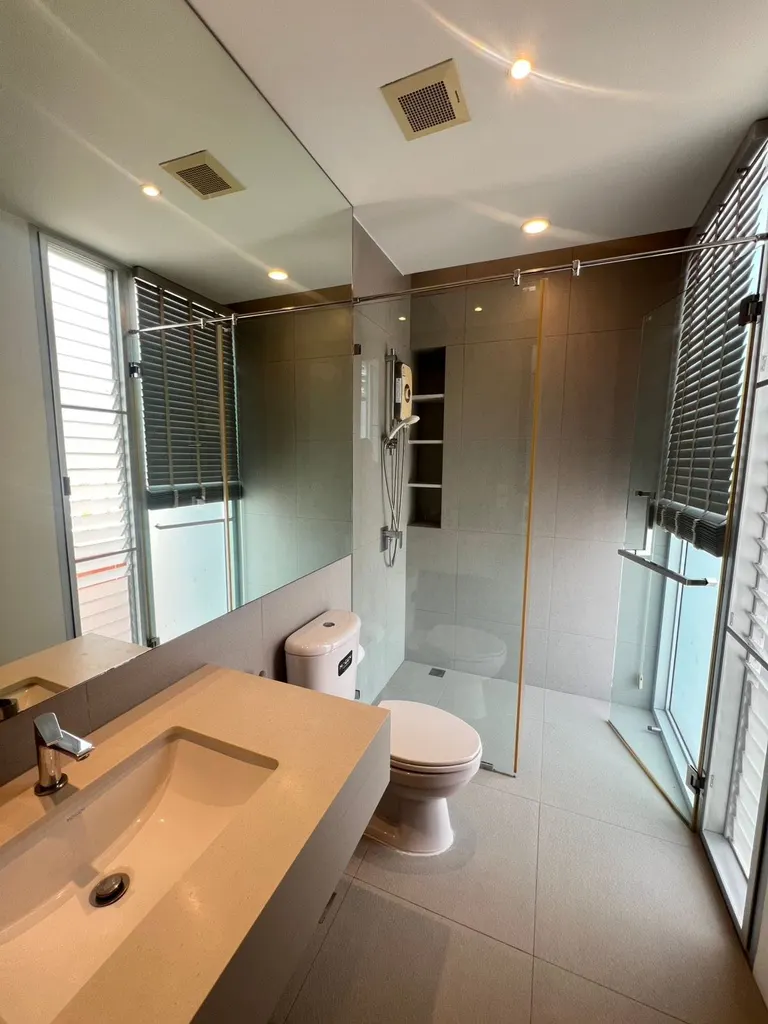 Salle de bain de l'appartement 2 chambre(s) (110 m²) à Asok