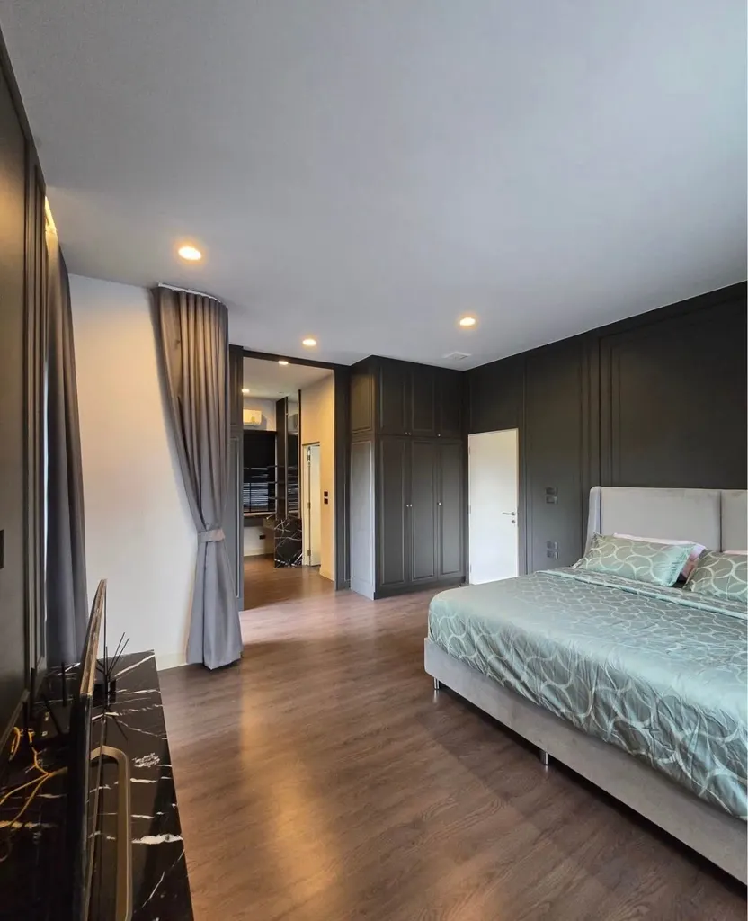 Фото 8 объекта DA-3337012: 3-спальный дом (300 м²) в Setthasiri-Krungthep Kreetha 2