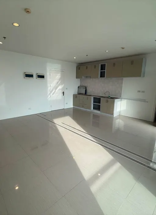 Photo 1 of listing DA-3337083: 2-bedroom condo (75 sq.m.) at T.c. Green Rama 9