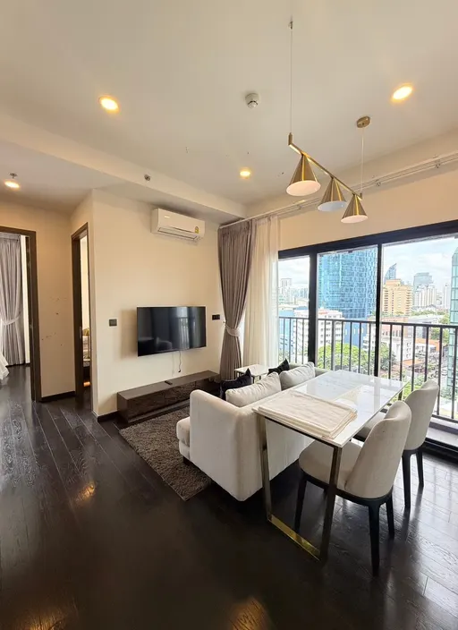 Photo 1 of listing DA-3337130: 2-bedroom condo (45 sq.m.) at Park Origin Thonglor