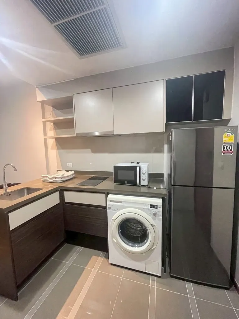 Photo 2 of listing DA-3339383: 1-bedroom condo (40 sq.m.) at Onyx Phahonyothin