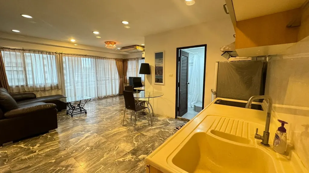 Photo 4 of listing DA-3340064: 1-bedroom condo (61.95 sq.m.) at Saranjai Mansion Condominium