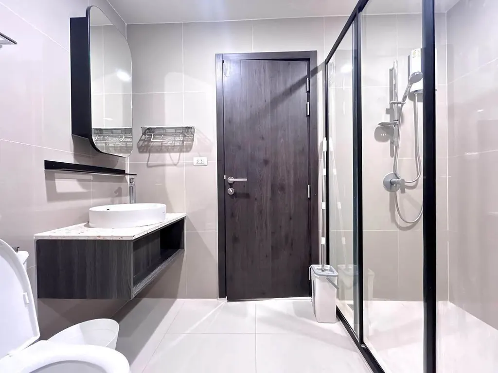 Photo 2 of listing DA-3340235: 1-bedroom condo (35 sq.m.) at XT Huaikhwang