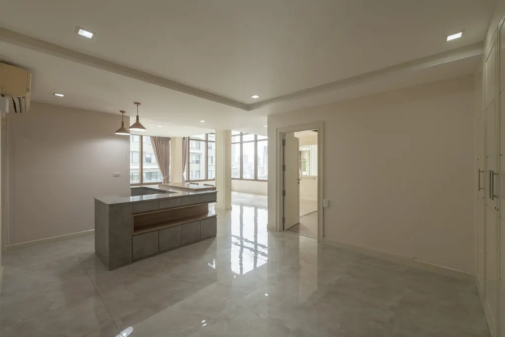 Photo 1 of listing DA-3340696: 3-bedroom condo (180 sq.m.) at The Emporio Place