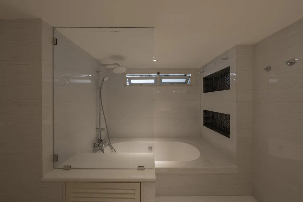 Photo 7 of listing DA-3340696: 3-bedroom condo (180 sq.m.) at The Emporio Place