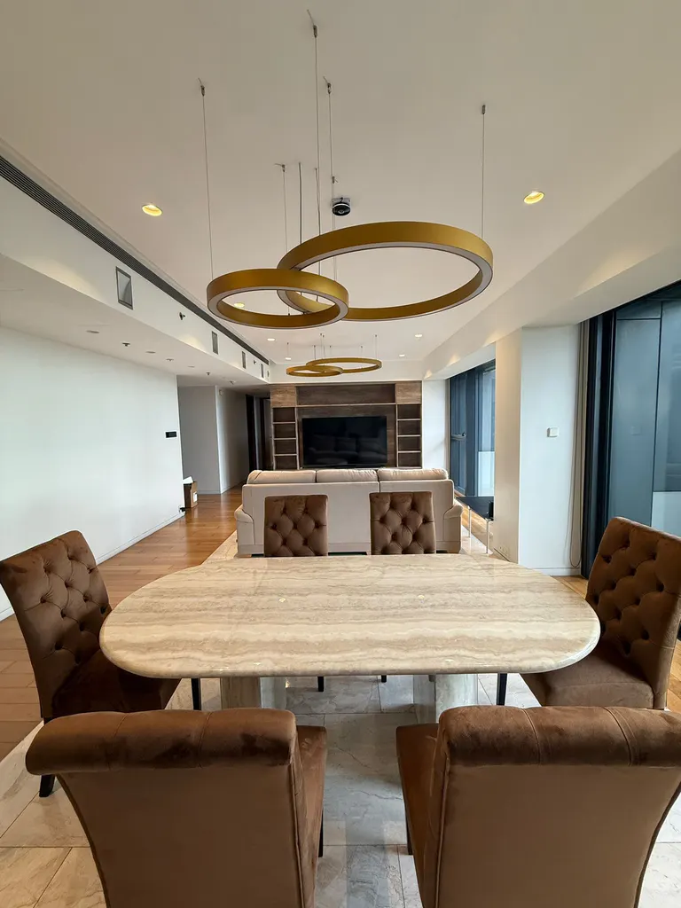 Photo 4 of listing DA-3340877: 3-bedroom condo (190 sq.m.) at The Met Sathorn