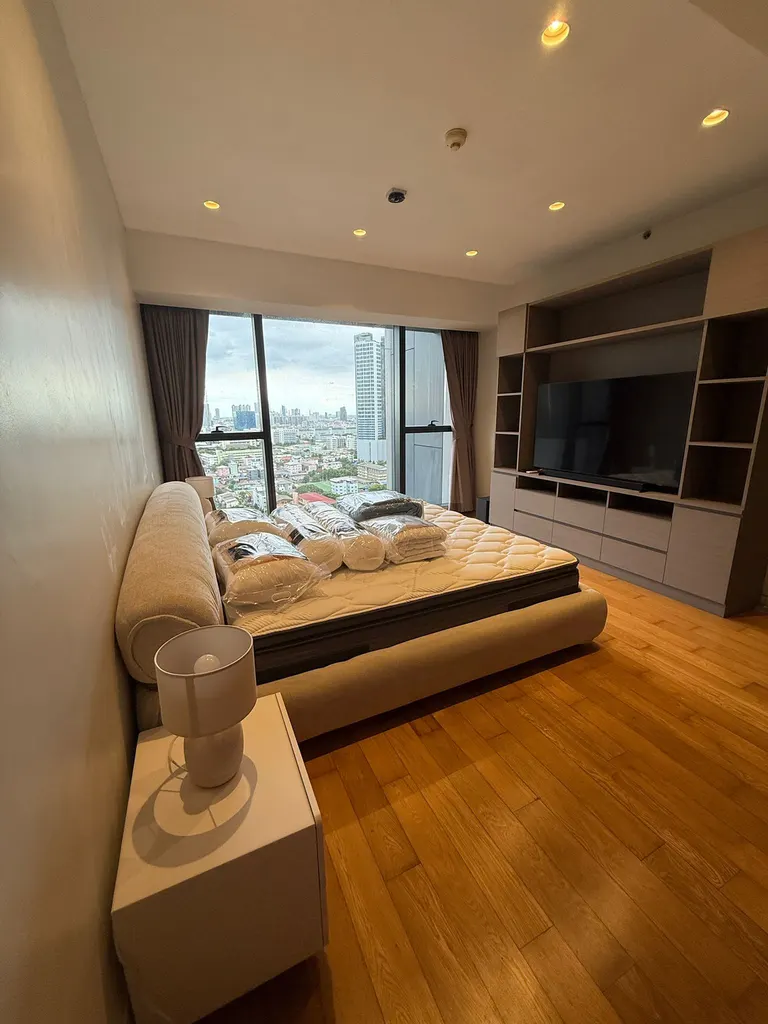 Photo 7 of listing DA-3340877: 3-bedroom condo (190 sq.m.) at The Met Sathorn