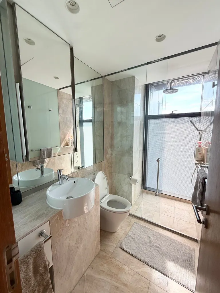 Photo 8 of listing DA-3340877: 3-bedroom condo (190 sq.m.) at The Met Sathorn