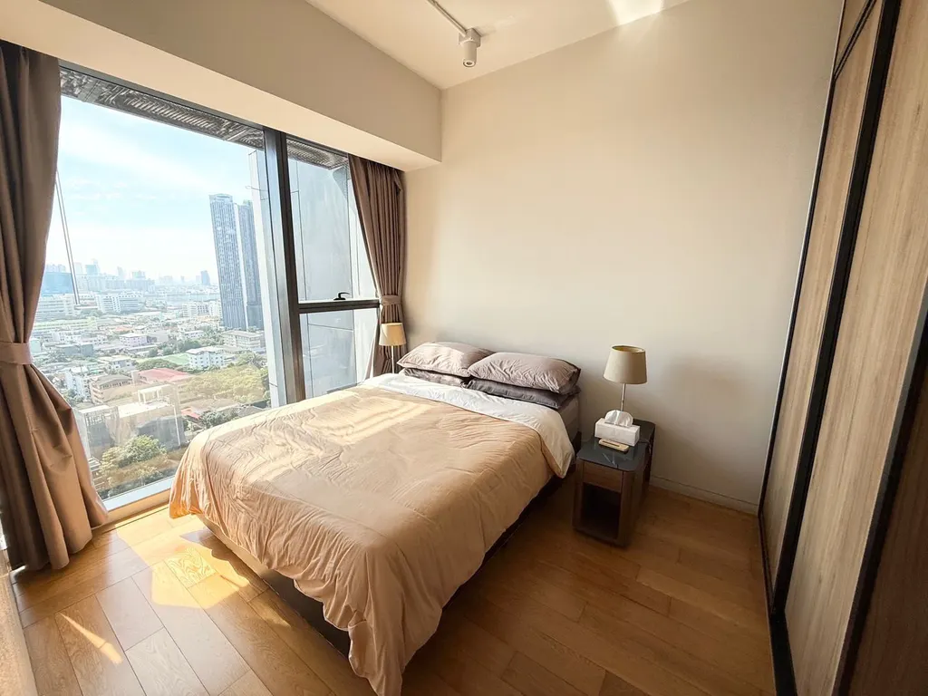 Photo 10 of listing DA-3340877: 3-bedroom condo (190 sq.m.) at The Met Sathorn