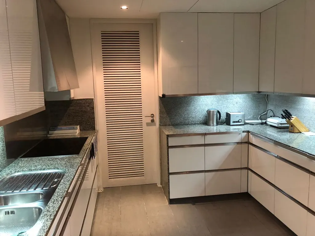 Photo 11 of listing DA-3340877: 3-bedroom condo (190 sq.m.) at The Met Sathorn